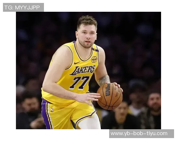 东契奇三分球表现不佳翻白眼回应记者感谢引发热议 东契奇三分球表现不佳翻白眼回应记者感谢引发热议