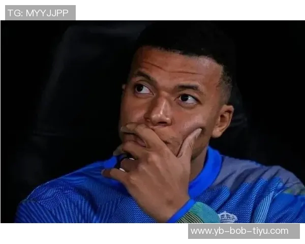 姆巴佩左膝不适与手指骨折仍执意出战展现求战决心 姆巴佩左膝不适与手指骨折仍执意出战展现求战决心