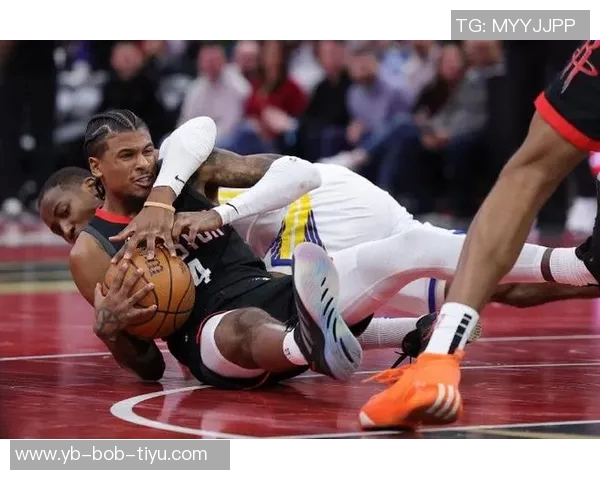 热火与骑士对决裁判报告揭示漏判与争议判罚的真相分析 热火与骑士对决裁判报告揭示漏判与争议判罚的真相分析